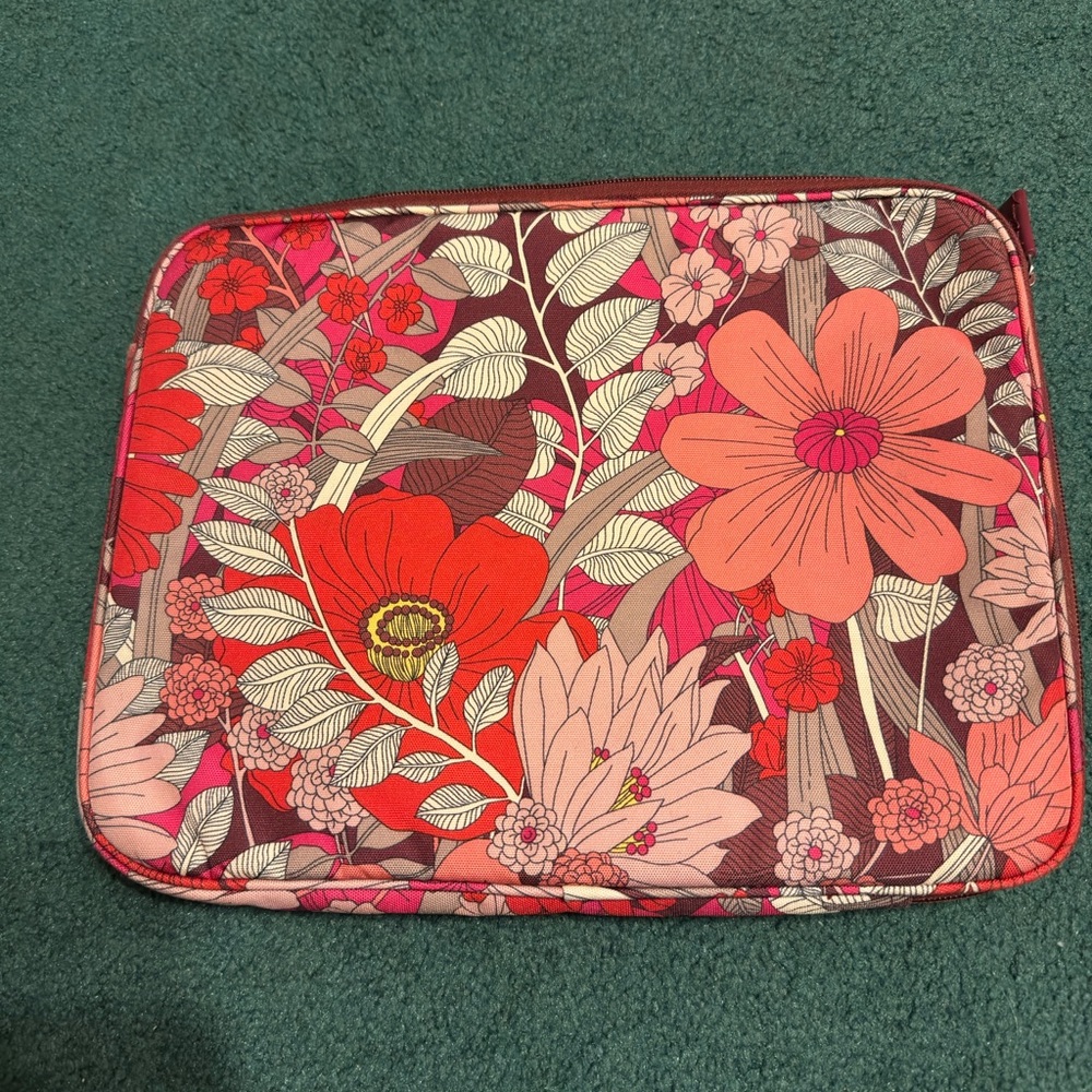 Vera Bradley Laptop Tablet Case - 11x14"